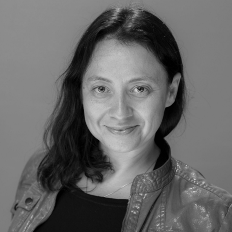Elena-Izakson-BW-800x800