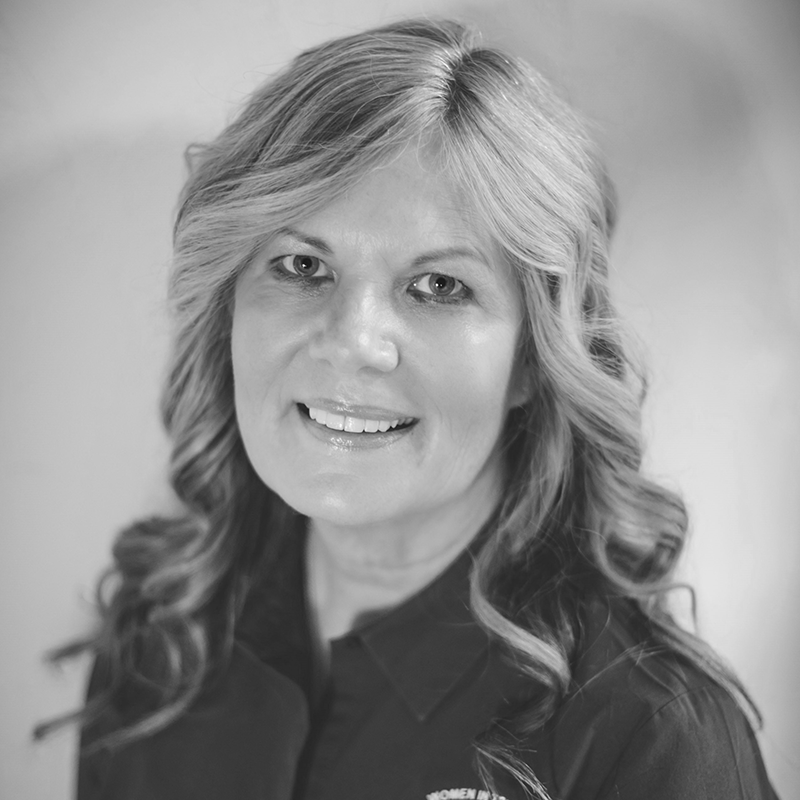 Ellen-Voie-BW-800x800