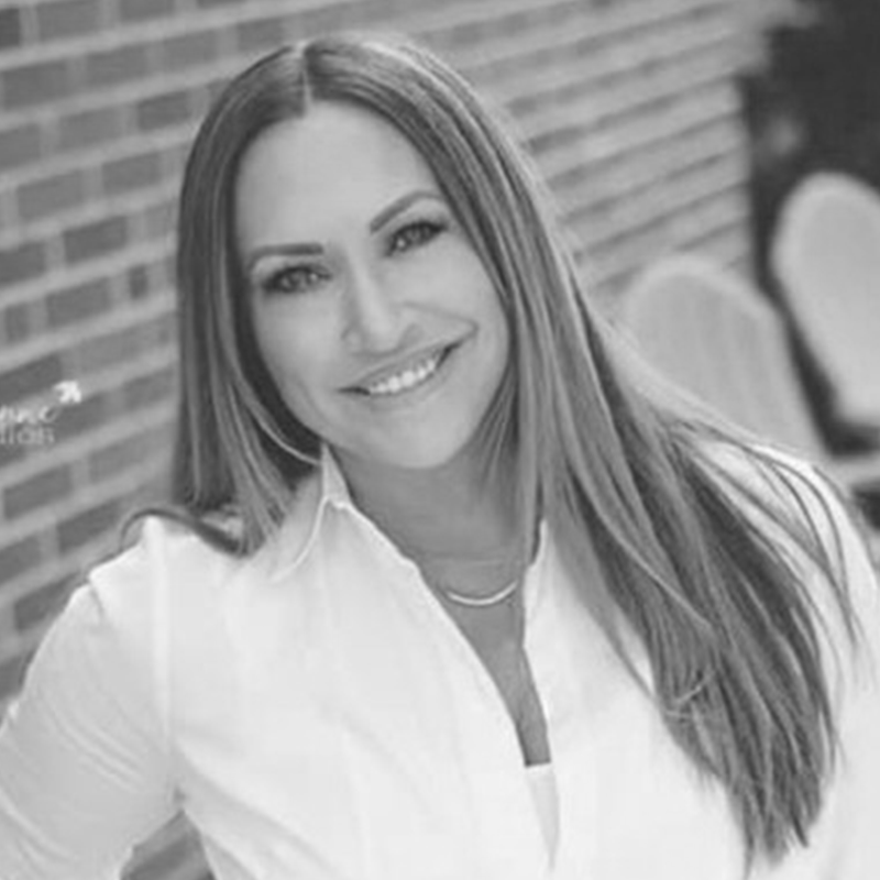 Maria-Grande-BW-800x800